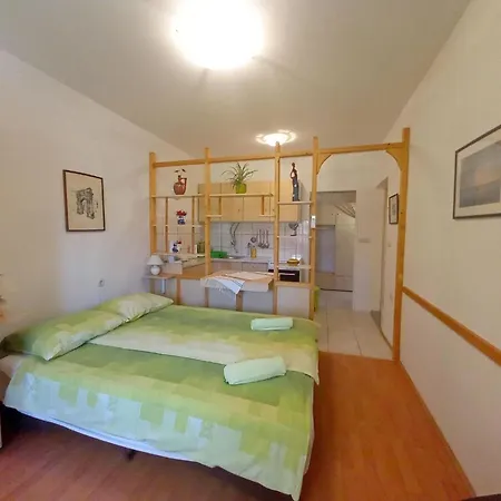 Tolles In Mit Garten Und In Der Naehe Apartment *
