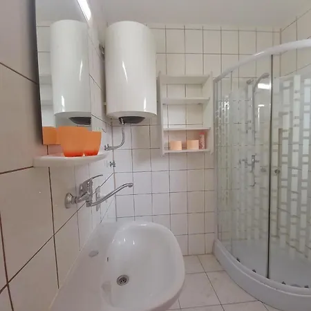 Tolles In Mit Garten Und In Der Naehe Pjescana Uvala