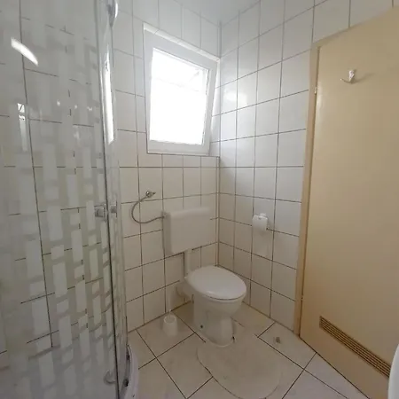 Tolles In Mit Garten Und In Der Naehe Apartment *